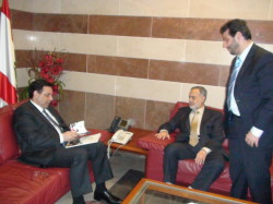الوزير دياب يتسلم ملف شبكة المؤسسات التربوية من رئيسها كامل كزبر